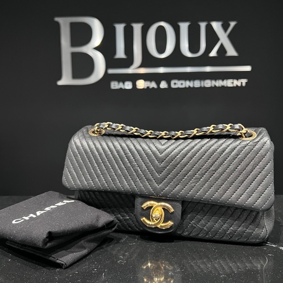 Chanel Goatskin Chevron Medium Single Flap - Picture 4 of 12